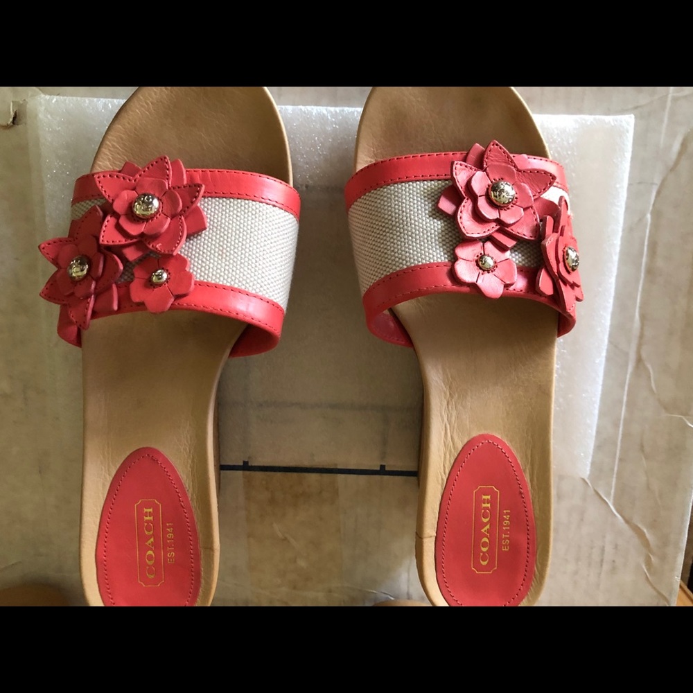 Coach preowned linen and leather Wedge sandal size 7.5